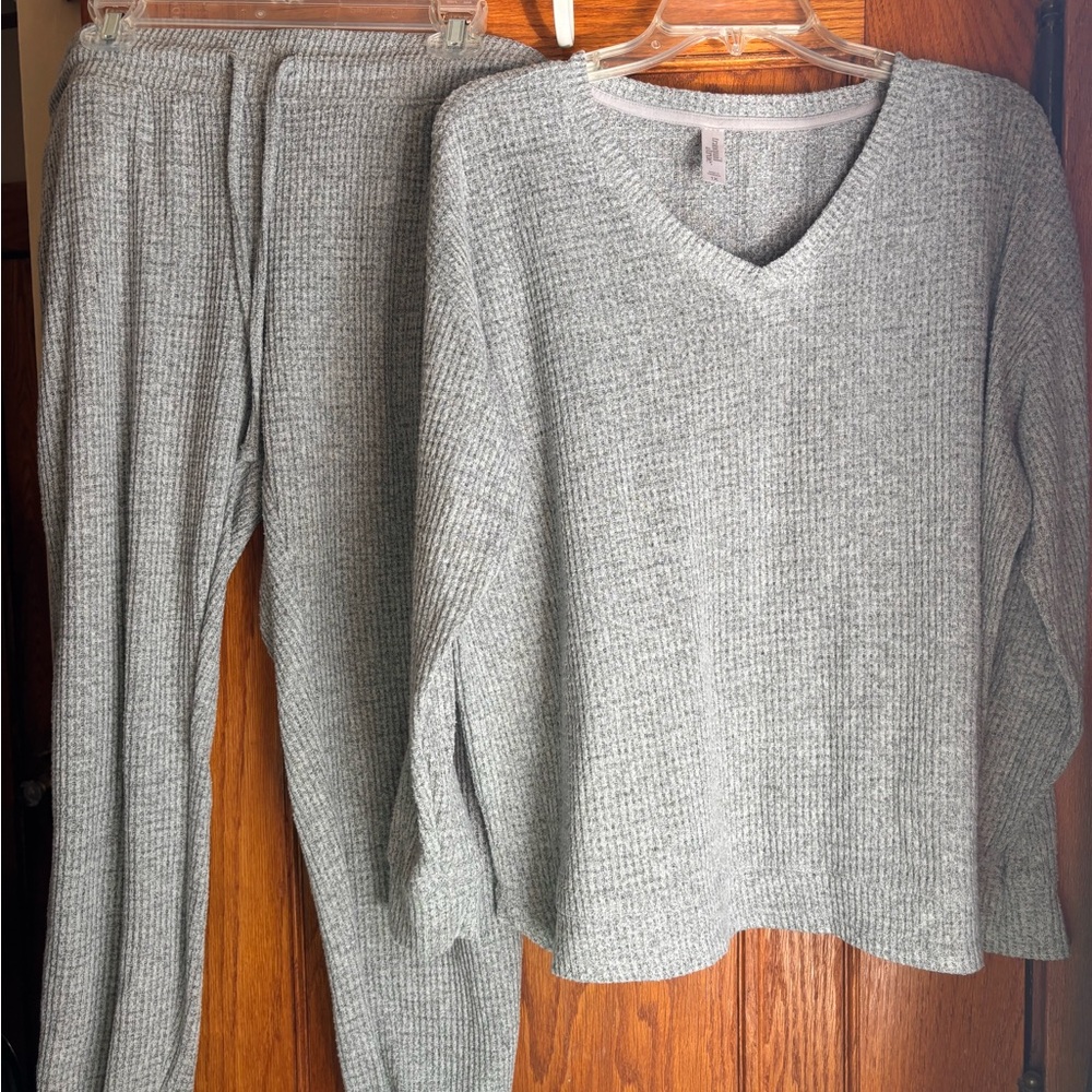 Elegant Heather Gray Women's Pajama Set